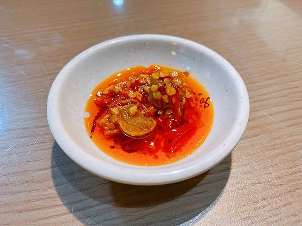 【台中美食】簡單美味的傻瓜乾麵。牛肉麵、水餃、飯類、湯品選擇多樣的經典小吃 － 糊塗麵（大墩店）