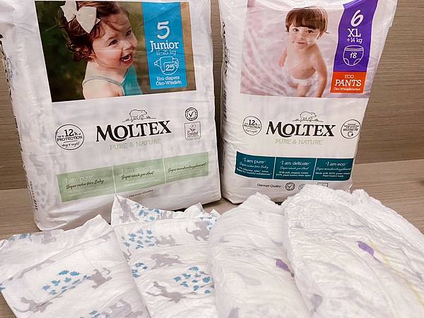 【開箱】嬰兒紙尿褲推薦 / 睡過夜尿布推薦（歐洲製造德國原裝進口尿布）瞬吸乾爽紅屁屁 bye bye － MOLTEX舒比黏貼型無慮紙尿褲 / 褲型無慮拉拉褲