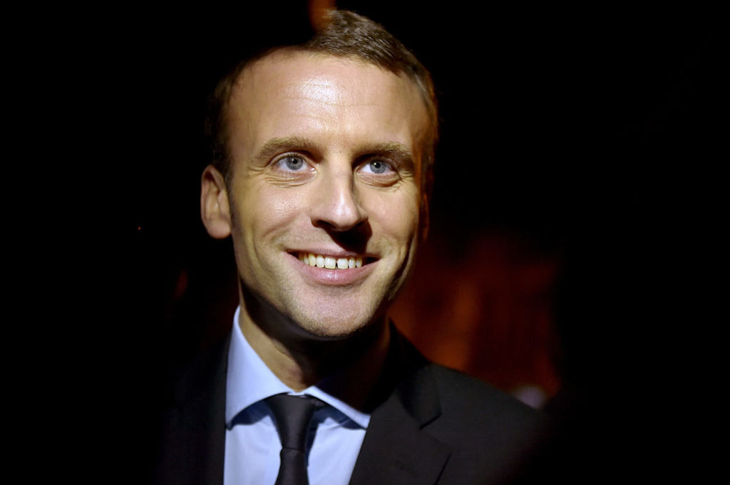 MACRON 沒鬍子-2.jpg