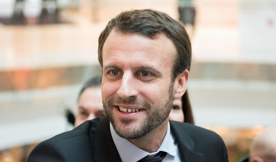 MACRON 鬍子-3.jpg