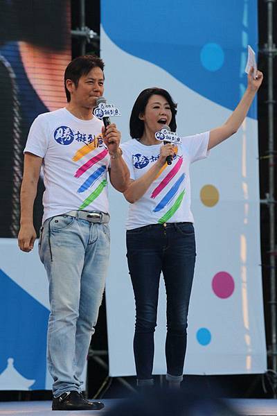 徐乃麟崔麗心挺KMT.jpg