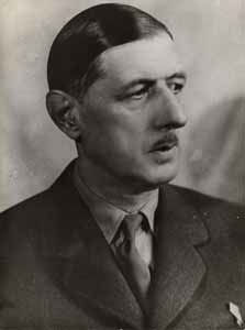 De Gaulle Young-nose.jpg De Gaulle Young-nose.jpg