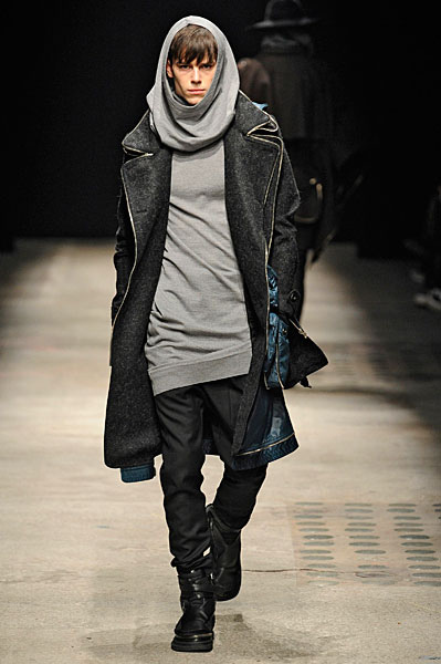 Juun.J FW10-JeremyYoung.jpg