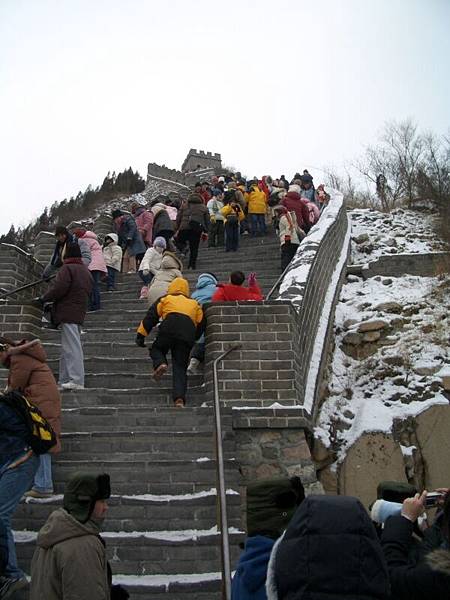 People were climbing the Great wall