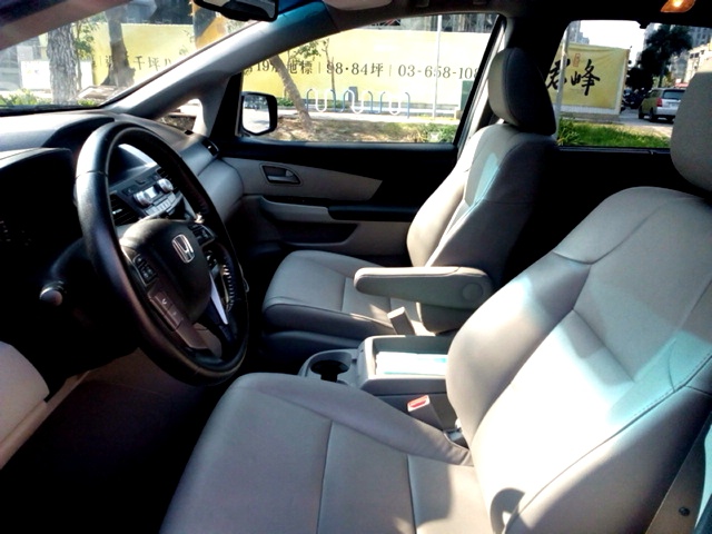 2012_Honda_Odyssey_36