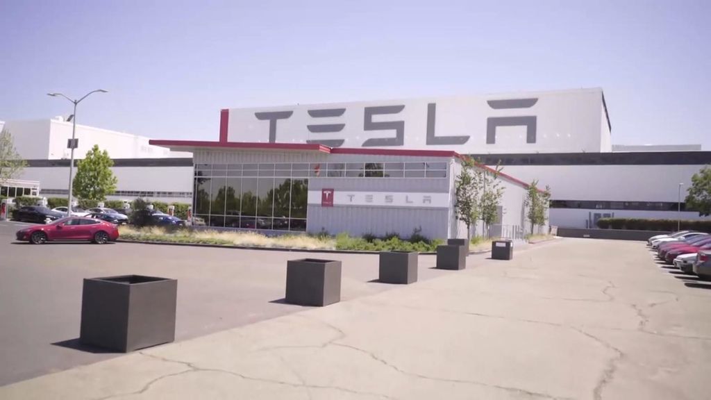 TESLA電動車製造工廠