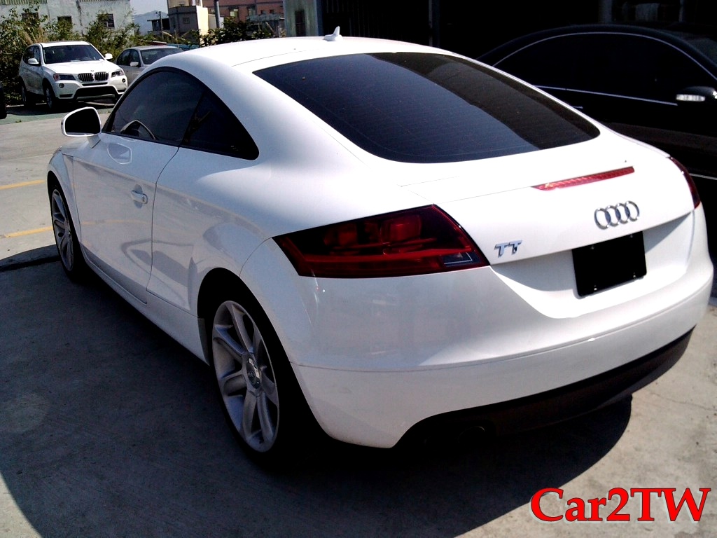 2011_Audi_TT_3