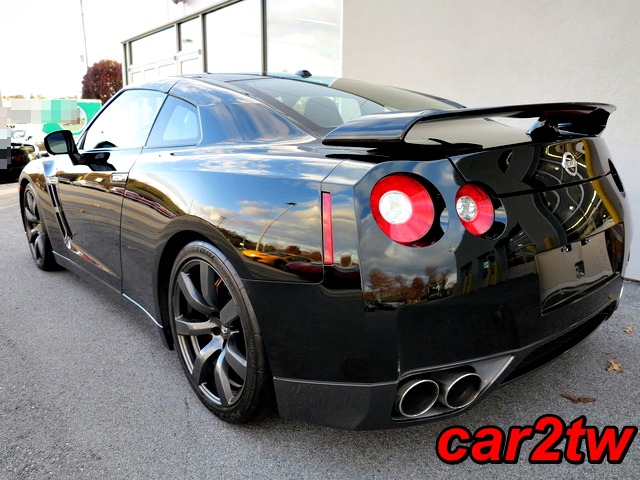 2009-Nissan-GTR-3