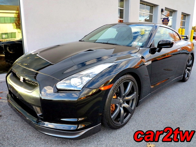 2009-Nissan-GTR-8