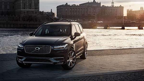 17 Volvo Xc90評價 優點 缺點 規格 價格 配備 顏色 油耗 新車售價二手車中古車價格行情分析及試駕心得分享 想買volvo Xc90 休旅車suv注意事項