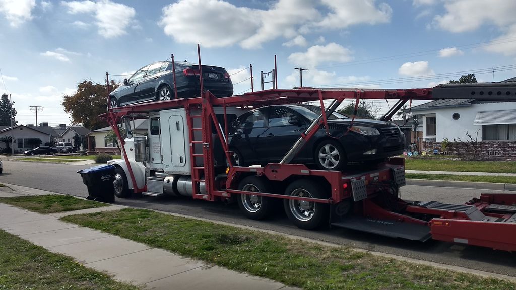 許多留學生詢問Car2TW有關免稅車條款？如何可以符合免稅車運回台灣規定呢？幾年前台灣政府吸引外資，也吸引留學生學成歸國服務報效組國，所以讓留學車自用車運回台灣享有免稅規定，但是隨著經濟成長，越來越多車商利用這一漏洞逃漏汽車關稅，於是在台灣加入WTO自由貿易協定之後，就把留學生免稅車規定取消了，去而代之的是在汽車關稅及驗車費用上面給於減免優惠，想計算留學生運車回台關稅可以詢問Car2TW代為估算