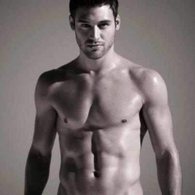 Ryan Guzman (1)