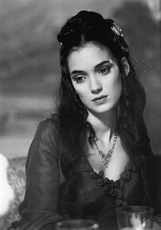 5.Winona Ryder (1).jpg