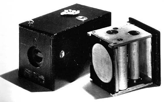 柯達 1888 年推出的膠捲相機  .jpg