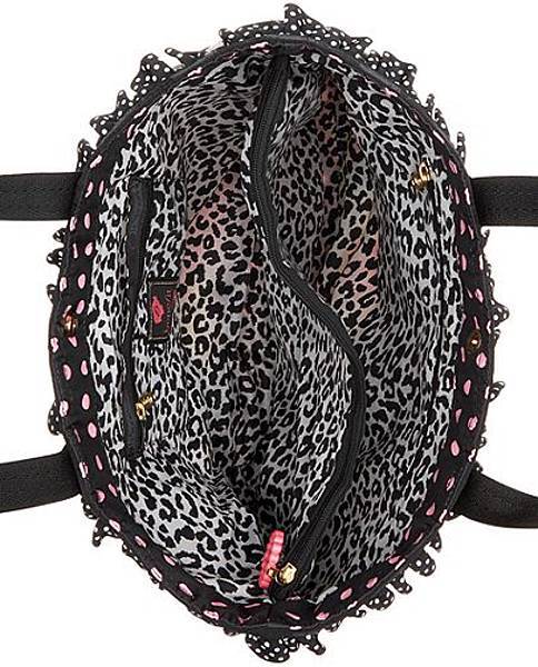 LeSportsac Benefit.1 LeSportsac Benefit.1