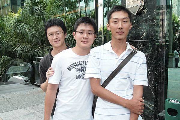 李崇你的動作實在很搞笑！