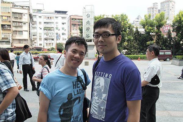 下次主辦人 王嘎祥“乾哥哥”...(聽說獎金領很多，自動變成大家的乾哥哥XD)