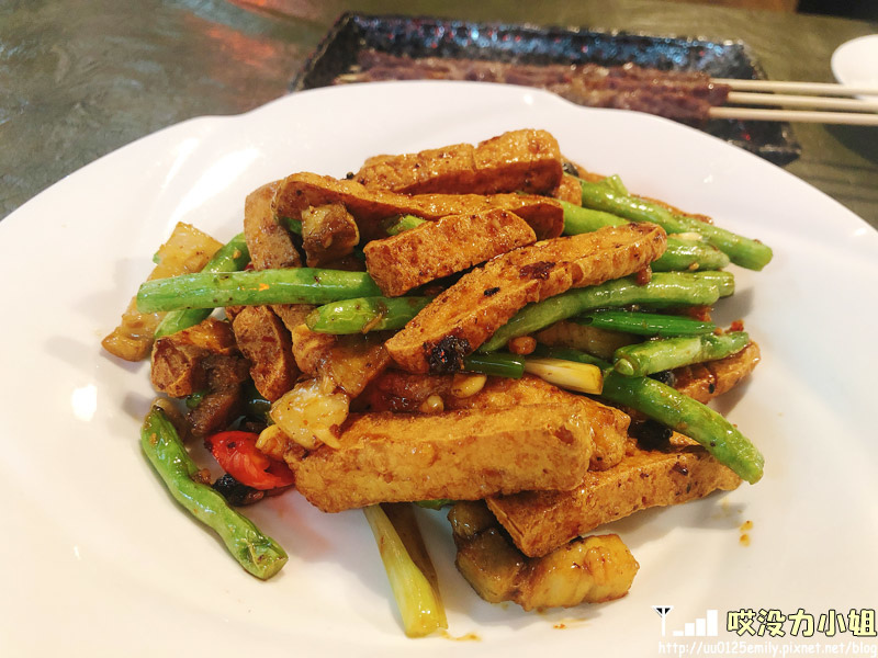 體驗淡水輕軌(11/15起新站免費搭乘一個月)│漁人碼頭梅軒食堂 價格合理臭豆腐超好吃 @ :: 痞客邦 ::