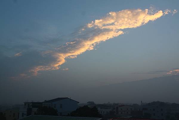 早晨天空一抹雲彩