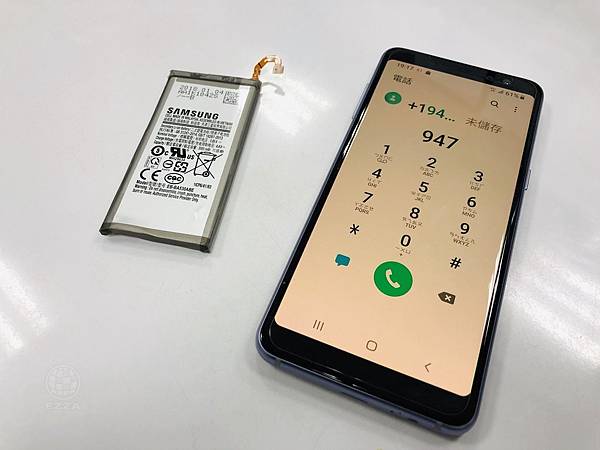 三星A8 2018更換電池.jpg 三星A8 2018更換電池.jpg