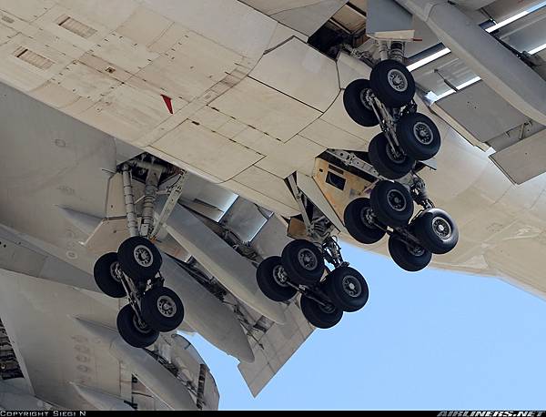 Boeing 747-230F+SCD_CAL - Cargo Air Lines  20110729  Siegi N