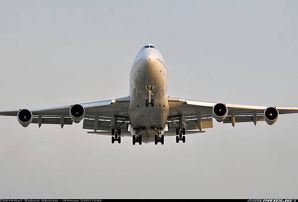 Boeing 747-286BM_Iran Air  20121021  Rashid Abidian - Iranian Spotters