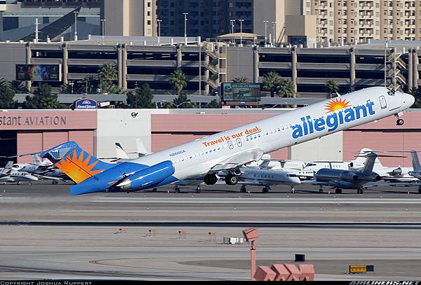 McDonnell Douglas MD-83 (DC-9-83)_Allegiant Air   20160403  Joshua Ruppert