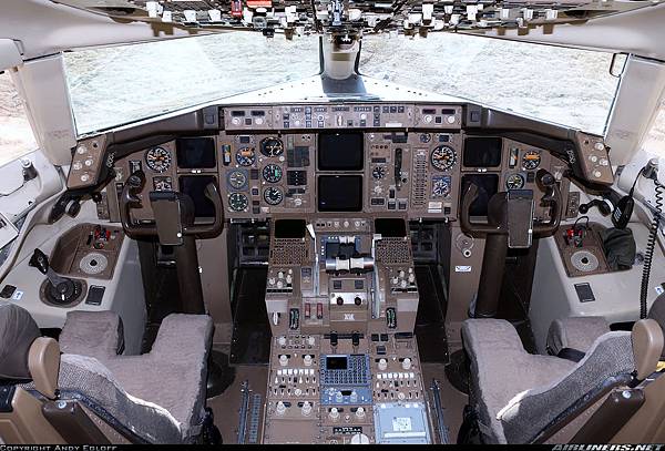 Boeing 757-223_American Airlines  201502  Andy Egloff