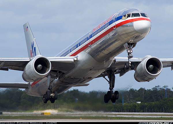 Boeing 757-223_American Airlines  20100130  Ricardo Morales - Aviation Photography of Mexico