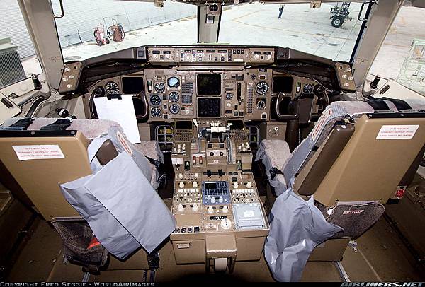 Boeing 757-223_American Airlines  20110114  Fred Seggie - WorldAirImages