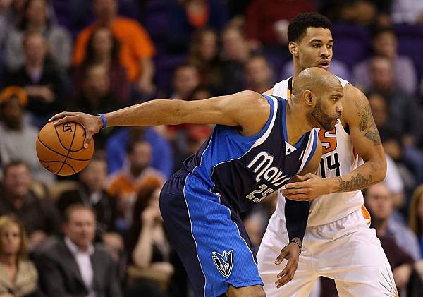 dallas-mavericks-v-phoenix-suns-20131222-050016-227