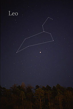 獅子星座可以被肉眼看到（在圖片中心的明亮的物體是木星）。