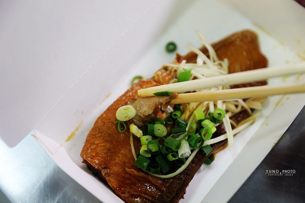 鹿港洪爌肉飯，台中美食， 在地人大推超厚切的霸氣爌肉飯