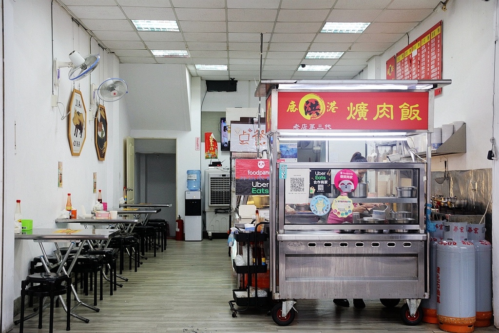 鹿港洪爌肉飯，台中美食， 在地人大推超厚切的霸氣爌肉飯