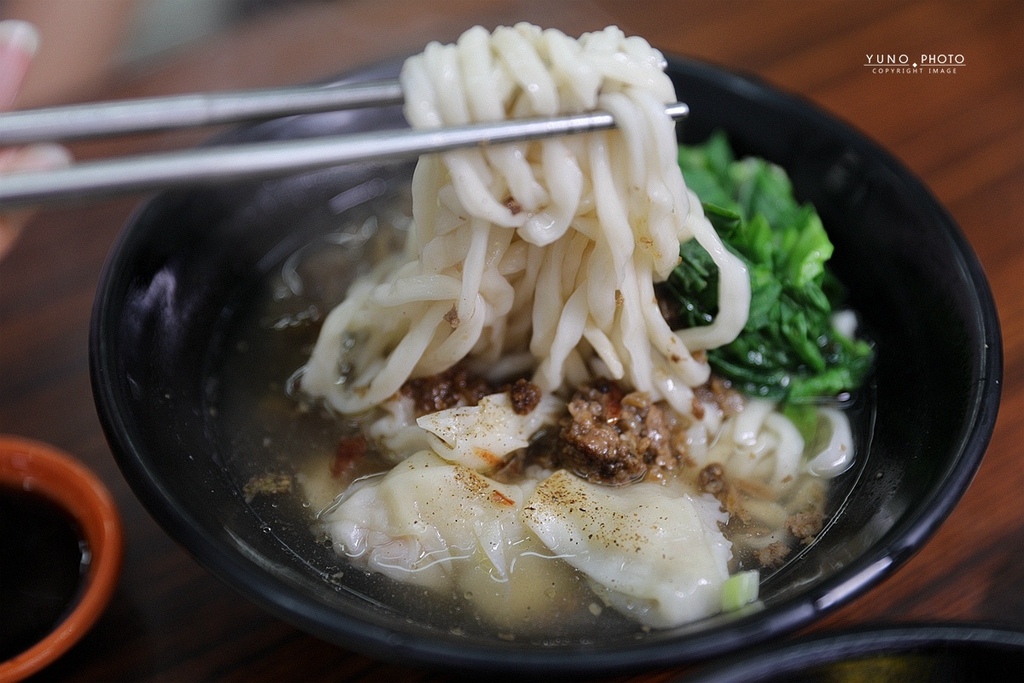 上佳原汁牛肉麵，台中美食，在地人激推！濃郁甘甜湯頭&牛肉Q彈有嚼勁。