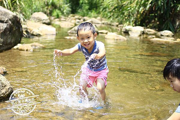 丁蘭谷戲水4.JPG 丁蘭谷戲水4.JPG