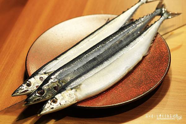 南投草屯推薦美食 植田割烹三訪 北海道空運秋刀魚 必吃生魚片 握壽司 范小哥旅行趣 痞客邦
