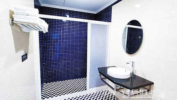 湖畔家庭四人房-衛浴.jpg 湖畔家庭四人房-衛浴.jpg