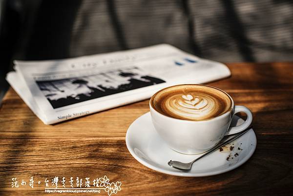 coffee-shop-cafe-latte-cappuccino-newspaper-concept.jpg