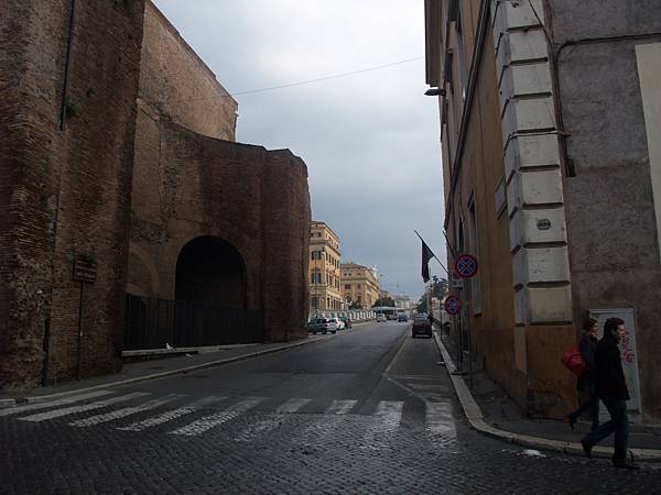 早上的羅馬街道