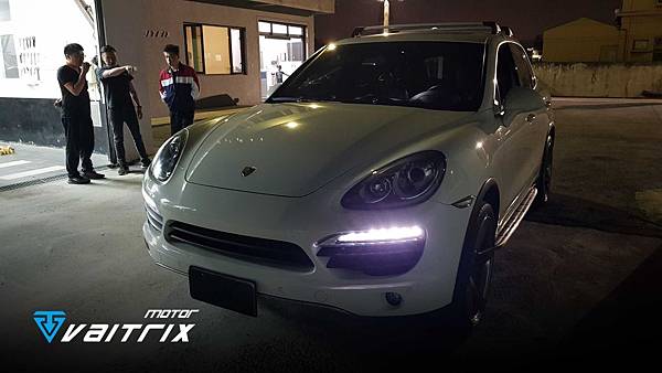 Cayenne 3.0 V6   Cayenne 4.2 V8 直插錶 賽車錶 渦輪錶 PLUG & PLAY BOOST GAUGE即插即用 冷艷金屬 髮絲紋面版 壓力感知器 紅外線 鍍膜玻璃  CNC外框 三核心LED 水溫錶 油溫錶 油壓錶 電壓錶 進氣溫錶 排溫錶 三環錶 