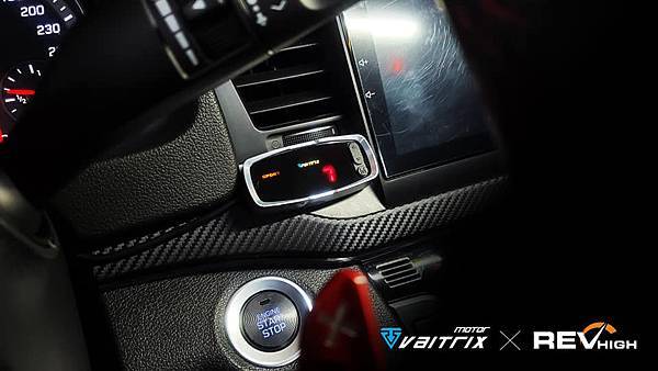 4.jpg 來自澳洲的汽車改裝品牌VAITRIX麥翠斯有最廣泛的車種適用產品,含汽油、柴油、油電混合車專用電子油門控制加速器,搭配外掛晶片及內寫,達到最高品質且無後遺症之動力提升,也可由專屬藍芽App–AirForce GO切換一階、二階、三階ECU模式。外掛晶片及電子油門控制器不影響原車引擎保固,搭配不眩光儀錶,提升馬力同時監控愛車狀況。VAITRIX另有馬力提升專用水噴射可程式電腦及全組套件,改裝愛車不傷車。 適用品牌車款: Audi奧迪、BMW寶馬、Porsche保時捷、Benz賓士、Honda本田、Toyota豐田、Mitsubishi三菱、Mazda馬自達、Nissan日產、Subaru速霸陸、VW福斯、Volvo富豪、Luxgen納智捷、Ford福特、Chevrolet雪佛蘭、Hyundai現代、Skoda; Altis、crv、chr、kicks、cla45、ct200h、q2、camry、golf gti、polo、kuga、tiida、u7、rav4、odyssey...等。