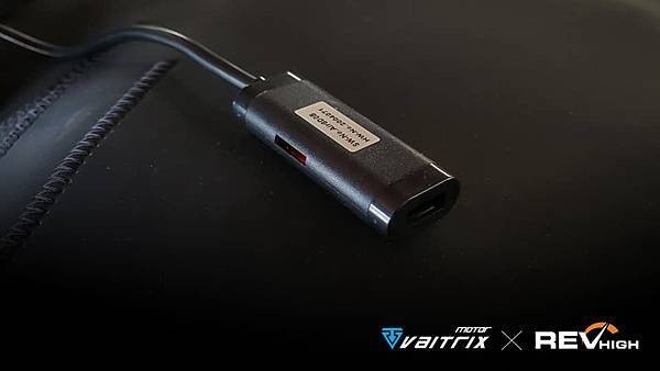 12.jpg 來自澳洲的汽車改裝品牌VAITRIX麥翠斯有最廣泛的車種適用產品,含汽油、柴油、油電混合車專用電子油門控制加速器,搭配外掛晶片及內寫,達到最高品質且無後遺症之動力提升,也可由專屬藍芽App–AirForce GO切換一階、二階、三階ECU模式。外掛晶片及電子油門控制器不影響原車引擎保固,搭配不眩光儀錶,提升馬力同時監控愛車狀況。VAITRIX另有馬力提升專用水噴射可程式電腦及全組套件,改裝愛車不傷車。 適用品牌車款: Audi奧迪、BMW寶馬、Porsche保時捷、Benz賓士、Honda本田、Toyota豐田、Mitsubishi三菱、Mazda馬自達、Nissan日產、Subaru速霸陸、VW福斯、Volvo富豪、Luxgen納智捷、Ford福特、Chevrolet雪佛蘭、Hyundai現代、Skoda; Altis、crv、chr、kicks、cla45、ct200h、q2、camry、golf gti、polo、kuga、tiida、u7、rav4、odyssey...等。