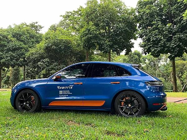 來自澳洲的汽車改裝品牌VAITRIX麥翠斯有最廣泛的車種適用產品,含汽油、柴油、油電混合車專用電子油門控制加速器,搭配外掛晶片及內寫,達到最高品質且無後遺症之動力提升,也可由專屬藍芽App–AirForce GO切換一階、二階、三階ECU模式。外掛晶片及電子油門控制器不影響原車引擎保固,搭配不眩光儀錶,提升馬力同時監控愛車狀況。VAITRIX另有馬力提升專用水噴射可程式電腦及全組套件,改裝愛車不傷車。 適用品牌車款: Audi奧迪、BMW寶馬、Porsche保時捷、Benz賓士、Honda本田、Toyota豐田、Mitsubishi三菱、Mazda馬自達、Nissan日產、Subaru速霸陸、VW福斯、Volvo富豪、Luxgen納智捷、Ford福特、Chevrolet雪佛蘭、Hyundai現代、Skoda; Altis、crv、chr、kicks、cla45、ct200h、q2、camry、golf gti、polo、kuga、tiida、u7、rav4、odyssey...等。