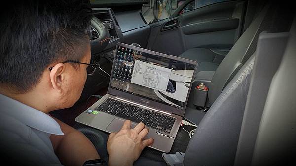 來自澳洲的汽車改裝品牌VAITRIX麥翠斯有最廣泛的車種適用產品,含汽油、柴油、油電混合車專用電子油門控制加速器,搭配外掛晶片及內寫,達到最高品質且無後遺症之動力提升,也可由專屬藍芽App–AirForce GO切換一階、二階、三階ECU模式。外掛晶片及電子油門控制器不影響原車引擎保固,搭配不眩光儀錶,提升馬力同時監控愛車狀況。VAITRIX另有馬力提升專用水噴射可程式電腦及全組套件,改裝愛車不傷車。 適用品牌車款: Audi奧迪、BMW寶馬、Porsche保時捷、Benz賓士、Honda本田、Toyota豐田、Mitsubishi三菱、Mazda馬自達、Nissan日產、Subaru速霸陸、VW福斯、Volvo富豪、Luxgen納智捷、Ford福特、Chevrolet雪佛蘭、Hyundai現代、Skoda; Altis、crv、chr、kicks、cla45、ct200h、q2、camry、golf gti、polo、kuga、tiida、u7、rav4、odyssey...等。