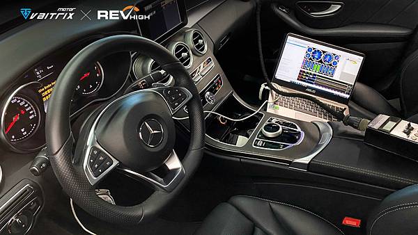 【高CP值1階配方】 來自澳洲的汽車改裝品牌VAITRIX麥翠斯有最廣泛的車種適用產品,含汽油、柴油、油電混合車專用電子油門控制加速器,搭配外掛晶片及內寫,高品質且無後遺症之動力提升,也可由專屬藍芽App–AirForce GO切換一階、二階、三階ECU模式。外掛晶片及電子油門控制器不影響原車引擎保固,搭配不眩光儀錶,提升馬力同時監控愛車狀況。另有馬力提升專用水噴射可程式電腦及套件,改裝愛車不傷車。適用品牌車款: Audi奧迪、BMW寶馬、Porsche保時捷、Benz賓士、Honda本田、Toyota豐田、Mitsubishi三菱、Mazda馬自達、Nissan日產、Subaru速霸陸、VW福斯、Volvo富豪、Luxgen納智捷、Ford福特、Hyundai現代、Skoda、Mini; Altis、crv、chr、kicks、cla45、Focus mk4、 sienta 、camry、golf gti、polo、kuga、tiida、u7、rav4、odyssey、Santa Fe新土匪、C63s、Lancer Fortis、Elantra Sport、Auris、Mini R56、ST LINE、535i...等。