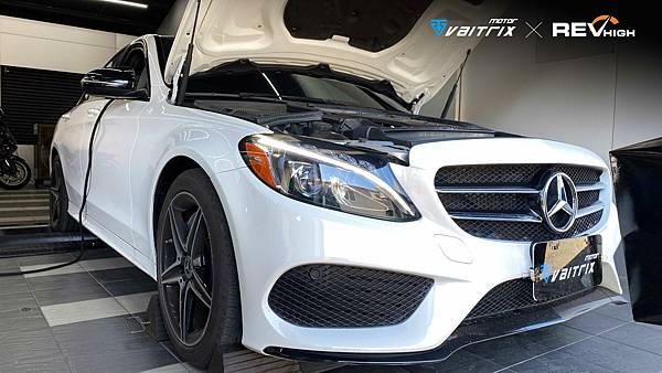 【高CP值1階配方】 來自澳洲的汽車改裝品牌VAITRIX麥翠斯有最廣泛的車種適用產品,含汽油、柴油、油電混合車專用電子油門控制加速器,搭配外掛晶片及內寫,高品質且無後遺症之動力提升,也可由專屬藍芽App–AirForce GO切換一階、二階、三階ECU模式。外掛晶片及電子油門控制器不影響原車引擎保固,搭配不眩光儀錶,提升馬力同時監控愛車狀況。另有馬力提升專用水噴射可程式電腦及套件,改裝愛車不傷車。適用品牌車款: Audi奧迪、BMW寶馬、Porsche保時捷、Benz賓士、Honda本田、Toyota豐田、Mitsubishi三菱、Mazda馬自達、Nissan日產、Subaru速霸陸、VW福斯、Volvo富豪、Luxgen納智捷、Ford福特、Hyundai現代、Skoda、Mini; Altis、crv、chr、kicks、cla45、Focus mk4、 sienta 、camry、golf gti、polo、kuga、tiida、u7、rav4、odyssey、Santa Fe新土匪、C63s、Lancer Fortis、Elantra Sport、Auris、Mini R56、ST LINE、535i...等。