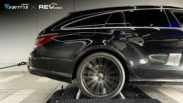 【自然進氣引擎改裝曙光】 來自澳洲的汽車改裝品牌VAITRIX麥翠斯有最廣泛的車種適用產品,含汽油、柴油、油電混合車專用電子油門控制加速器,搭配外掛晶片及內寫,高品質且無後遺症之動力提升,也可由專屬藍芽App–AirForce GO切換一階、二階、三階ECU模式。外掛晶片及電子油門控制器不影響原車引擎保固,搭配不眩光儀錶,提升馬力同時監控愛車狀況。另有馬力提升專用水噴射可程式電腦及套件,改裝愛車不傷車。適用品牌車款: Audi奧迪、BMW寶馬、Porsche保時捷、Benz賓士、Honda本田、Toyota豐田、Mitsubishi三菱、Mazda馬自達、Nissan日產、Subaru速霸陸、VW福斯、Volvo富豪、Luxgen納智捷、Ford福特、Hyundai現代、Skoda斯柯達、Mini; Altis、CRV、CHR、Kicks、Cla45、Focus mk4、Sienta 、Camry、Golf GTI、Polo、Kuga、Tiida、U7、Rav4、Odyssey、Santa Fe新土匪、C63s、Lancer Fortis、Elantra Sport、Auris、Mini R56、ST LINE、535i、Tiguan、RS6 AVANT...等。