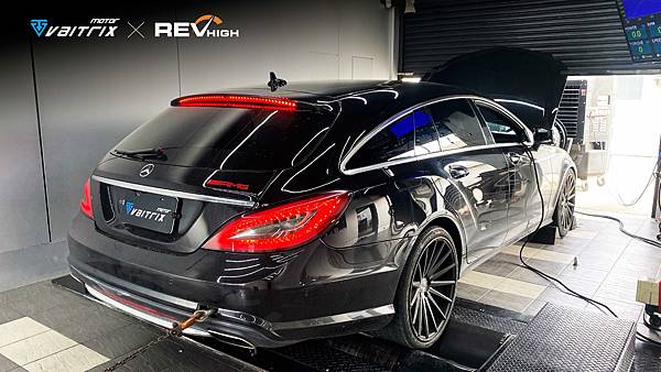 【自然進氣引擎改裝曙光】 來自澳洲的汽車改裝品牌VAITRIX麥翠斯有最廣泛的車種適用產品,含汽油、柴油、油電混合車專用電子油門控制加速器,搭配外掛晶片及內寫,高品質且無後遺症之動力提升,也可由專屬藍芽App–AirForce GO切換一階、二階、三階ECU模式。外掛晶片及電子油門控制器不影響原車引擎保固,搭配不眩光儀錶,提升馬力同時監控愛車狀況。另有馬力提升專用水噴射可程式電腦及套件,改裝愛車不傷車。適用品牌車款: Audi奧迪、BMW寶馬、Porsche保時捷、Benz賓士、Honda本田、Toyota豐田、Mitsubishi三菱、Mazda馬自達、Nissan日產、Subaru速霸陸、VW福斯、Volvo富豪、Luxgen納智捷、Ford福特、Hyundai現代、Skoda斯柯達、Mini; Altis、CRV、CHR、Kicks、Cla45、Focus mk4、Sienta 、Camry、Golf GTI、Polo、Kuga、Tiida、U7、Rav4、Odyssey、Santa Fe新土匪、C63s、Lancer Fortis、Elantra Sport、Auris、Mini R56、ST LINE、535i、Tiguan、RS6 AVANT...等。