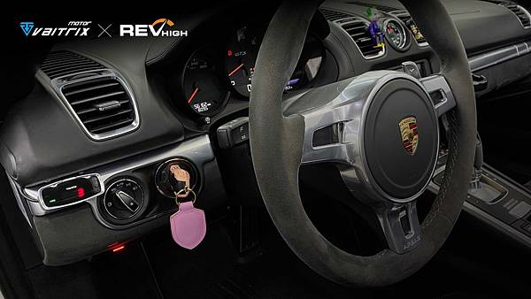 【981效能提升】 來自澳洲的汽車改裝品牌VAITRIX麥翠斯有最廣泛的車種適用產品,含汽油、柴油、油電混合車專用電子油門控制加速器,搭配外掛晶片及內寫,高品質且無後遺症之動力提升,也可由專屬藍芽App–AirForce GO切換一階、二階、三階ECU模式。外掛晶片及電子油門控制器不影響原車引擎保固,搭配不眩光儀錶,提升馬力同時監控愛車狀況。另有馬力提升專用水噴射可程式電腦及套件,改裝愛車不傷車。適用品牌車款: Audi奧迪、BMW寶馬、Porsche保時捷、Benz賓士、Honda本田、Toyota豐田、Mitsubishi三菱、Mazda馬自達、Nissan日產、Subaru速霸陸、VW福斯、Volvo富豪、Luxgen納智捷、Ford福特、Hyundai現代、Skoda、Mini; Altis、crv、chr、kicks、cla45、Focus mk4、 sienta 、camry、golf gti、polo、kuga、tiida、u7、rav4、odyssey、Santa Fe新土匪、C63s、Lancer Fortis、Elantra Sport、Auris、Mini R56、ST LINE、535i、G63、RS6、RS7、M8、330i、E63、S63...等。